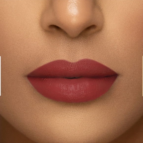 Too Faced Lip Injection Liquid Lipstick | Large & In Charge | Brand New in Box - Picture 3 of 9